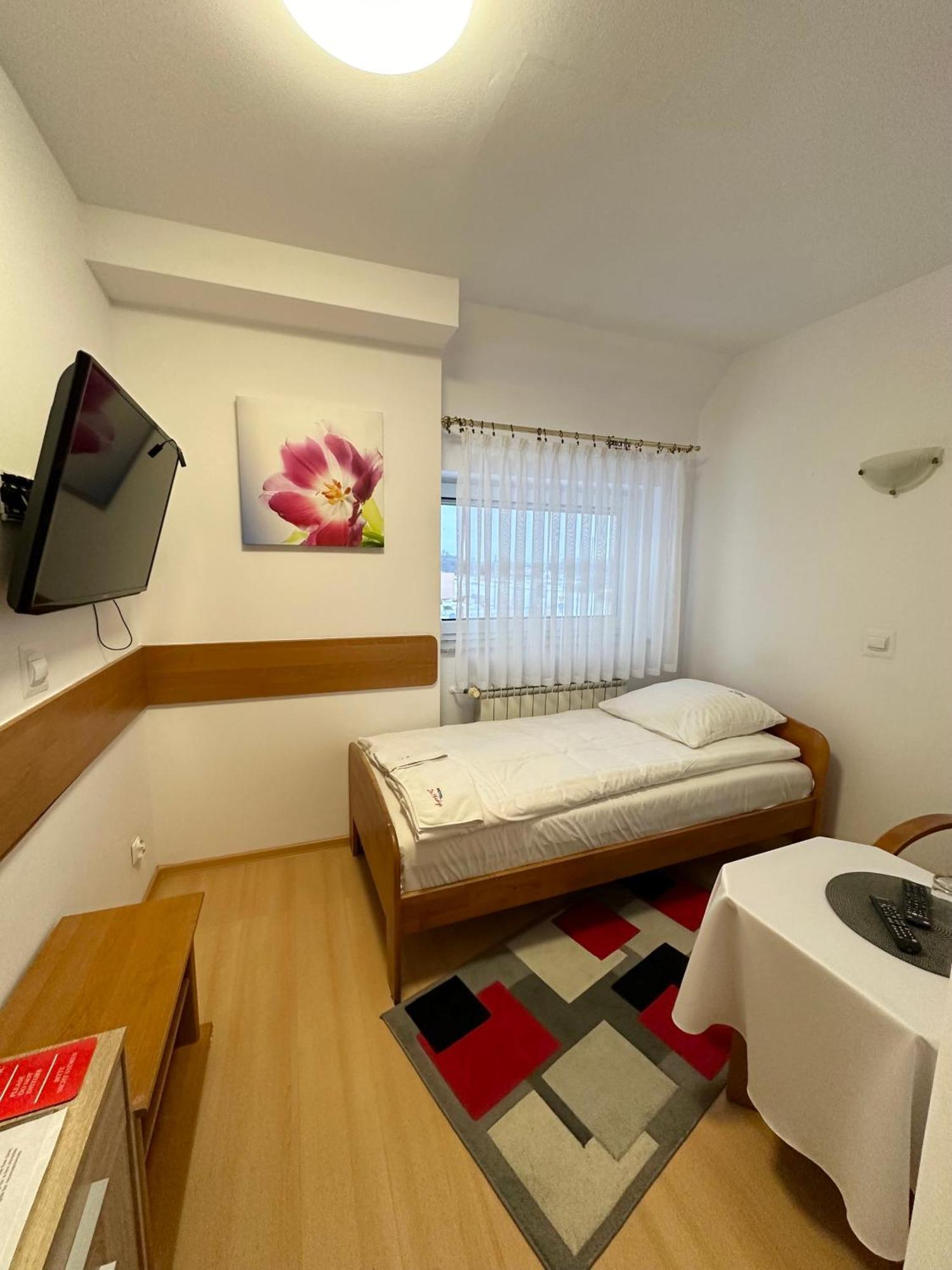 Motel Za Miedza Bralin Kültér fotó