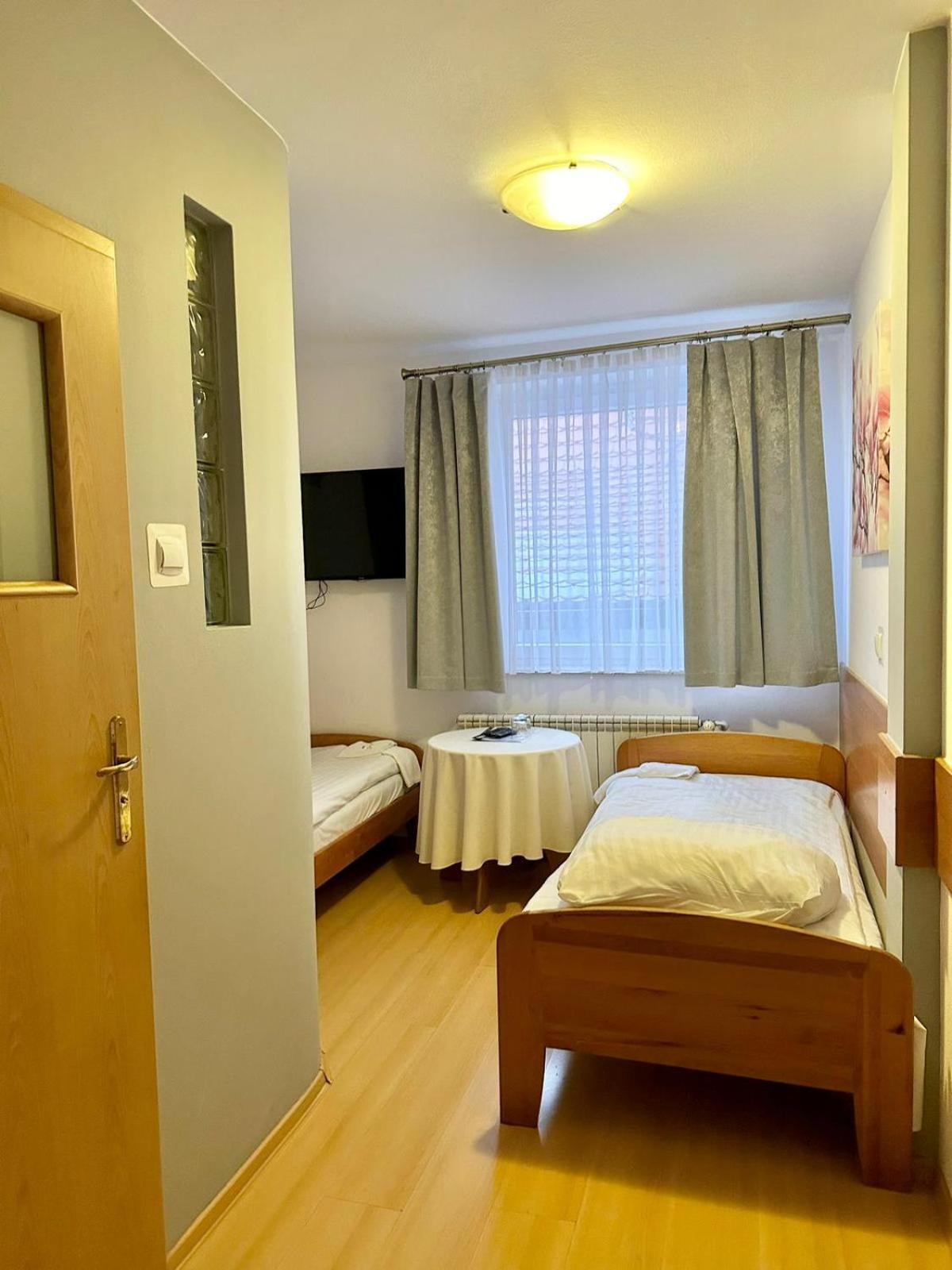 Motel Za Miedza Bralin Kültér fotó