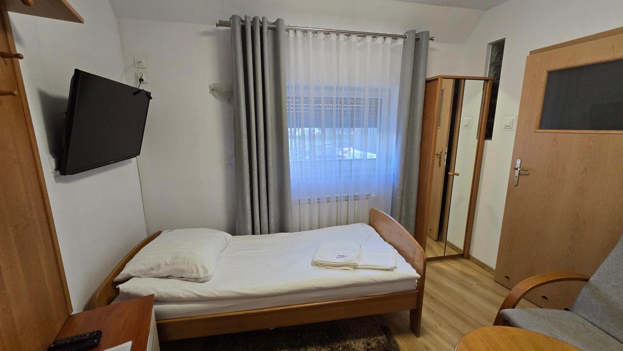 Motel Za Miedza Bralin Kültér fotó