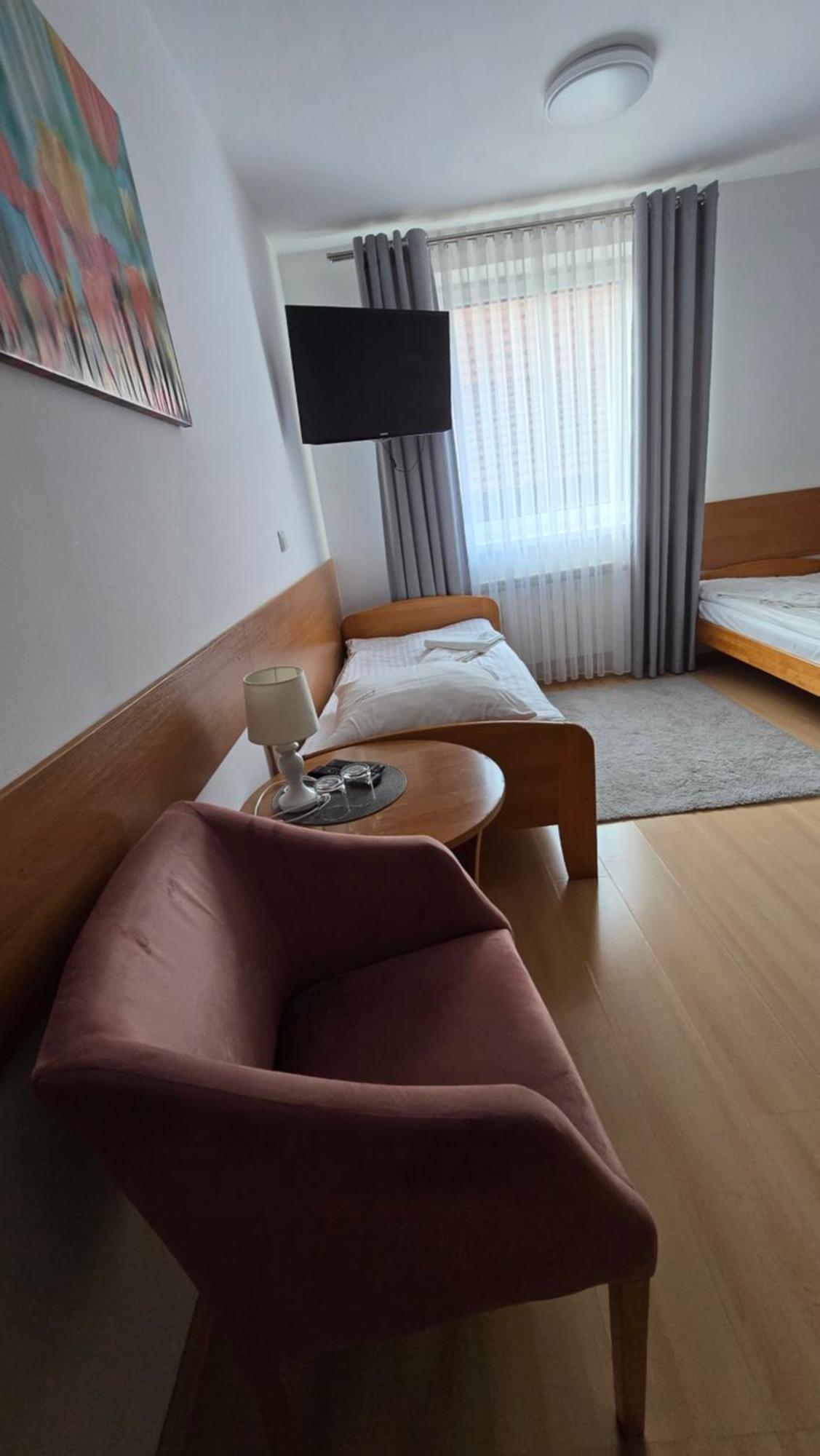 Motel Za Miedza Bralin Kültér fotó